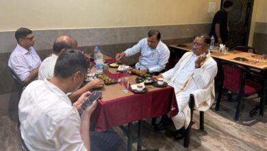 CG NEWS- सुशासन तिहार के बीच सीएम की सादगीपूर्ण झलक: मुख्यमंत्री विष्णुदेव साय ने ढाबा में लिया स्थानीय व्यंजनों का स्वाद, स्थानीय लोगों से किया आत्मीय संवाद….