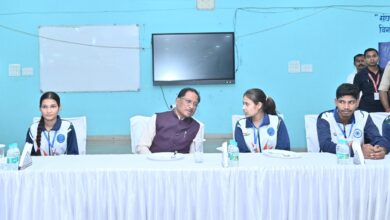 CG News: मुख्यमंत्री विष्णु देव साय ने आकांक्षा विद्यालय में NEET-JEE कोचिंग विद्यार्थियों से किया संवाद…