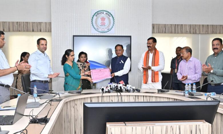 CG NEWS: मुख्यमंत्री विष्णु देव साय ने किया परीक्षा परिणामों का प्रकाशन: बालिकाओं ने फिर मारी बाज़ी, परीक्षा परिणामों में दिखी श्रेष्ठता… CG NEWS: मुख्यमंत्री विष्णु देव साय ने किया परीक्षा परिणामों का प्रकाशन: बालिकाओं ने फिर मारी बाज़ी, परीक्षा परिणामों में दिखी श्रेष्ठता…