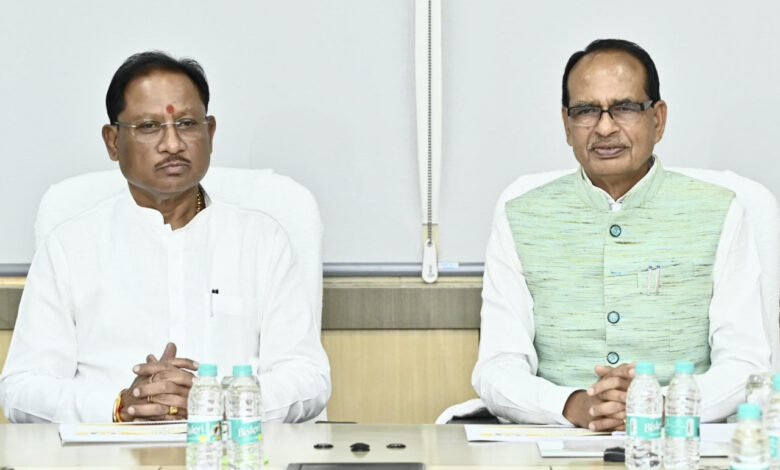 CG News- ‘अमृत सरोवर’ योजना से ग्रामीणों को मिलेगा रोजगार और जलसंरक्षण की दिशा में मिलेंगे ठोस परिणाम: स्थानीय आजीविका से जोड़ने केंद्रीय मंत्री ने दिए निर्देश….