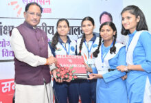 CG News: मुख्यमंत्री साय ने आकांक्षा विद्यालय में छात्रों से संवाद कर कहा: “शिक्षा सिर्फ़ रोजगार नहीं, सफल जीवन का माध्यम है”…