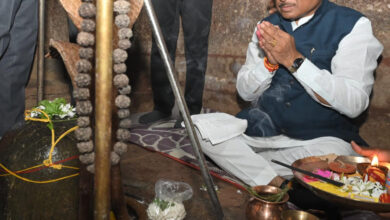 CG News: मुख्यमंत्री विष्णुदेव साय ने प्राचीन शिव-हनुमान मंदिर के दर्शन कर प्रदेशवासियों की सुख-समृद्धि और खुशहाली की कामना की…