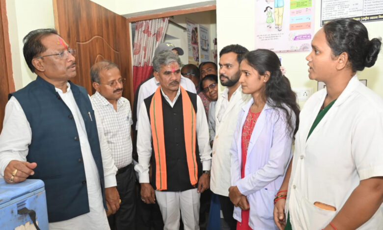 CG NEWS- मुख्यमंत्री विष्णु देव साय ने आयुष्मान आरोग्य मंदिर का किया औचक निरीक्षण: संस्थागत प्रसव को प्रोत्साहित करने के दिए निर्देश… CG NEWS- मुख्यमंत्री विष्णु देव साय ने आयुष्मान आरोग्य मंदिर का किया औचक निरीक्षण: संस्थागत प्रसव को प्रोत्साहित करने के दिए निर्देश…