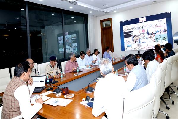 MP News- मुख्यमंत्री डॉ. मोहन यादव की उच्च स्तरीय बैठक: सुरक्षा प्रबंधों पर चर्चा, अधिकारियों को अलर्ट मोड में रहने और नागरिक सेवाओं की सुनिश्चितता के दिए निर्देश…. MP News- मुख्यमंत्री डॉ. मोहन यादव की उच्च स्तरीय बैठक: सुरक्षा प्रबंधों पर चर्चा, अधिकारियों को अलर्ट मोड में रहने और नागरिक सेवाओं की सुनिश्चितता के दिए निर्देश….