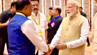 CG News- नीति आयोग की बैठक में सौहार्द का दृश्य: प्रधानमंत्री मोदी और मुख्यमंत्री साय के बीच आत्मीय संवाद, प्रधानमंत्री का भावुक संकेत- “छत्तीसगढ़ की बात अभी बाकी है”….