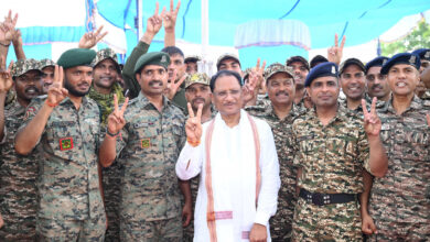 CG News: मुख्यमंत्री विष्णु देव साय पहुंचे गलगम, CRPF जवानों के अदम्य साहस को सराहा, जवानों से की नक्सल विरोधी अभियान पर चर्चा…