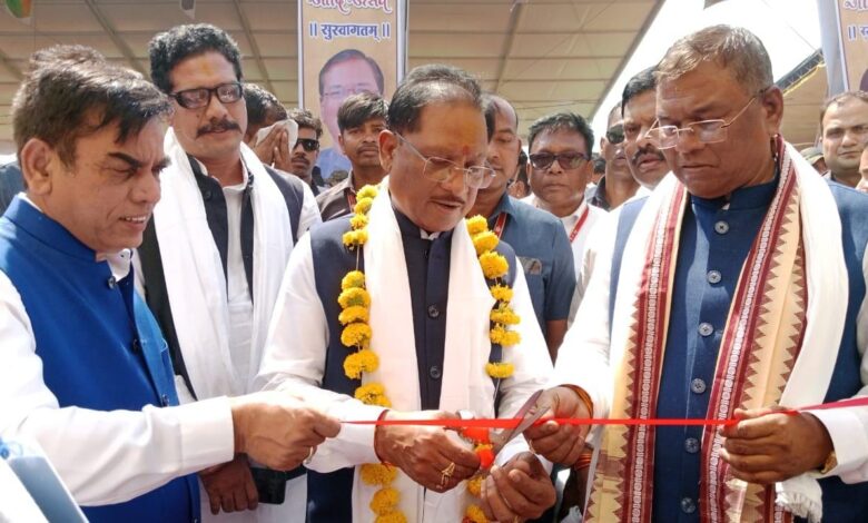 CG News: मुख्यमंत्री विष्णुदेव साय ने किया मंडला के रामनगर में सातवें आदि उत्सव का शुभारंभ, जनजातीय संस्कृति और गौरव का भव्य मंच बना उत्सव स्थल… CG News: मुख्यमंत्री विष्णुदेव साय ने किया मंडला के रामनगर में सातवें आदि उत्सव का शुभारंभ, जनजातीय संस्कृति और गौरव का भव्य मंच बना उत्सव स्थल…