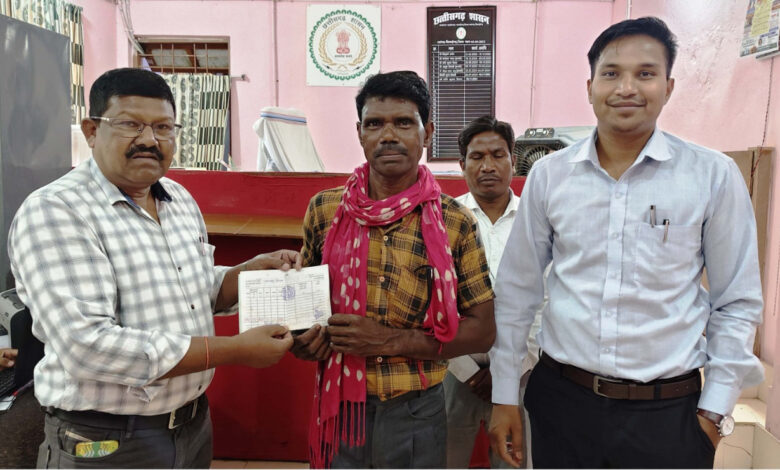 CG News- छत्तीसगढ़ सरकार की पहल से जमीनी स्तर पर पहुंची राहत: सुशासन तिहार बना खुशहाली का पर्व, भटगांववासियों को मिली बड़ी सौगात… CG News- छत्तीसगढ़ सरकार की पहल से जमीनी स्तर पर पहुंची राहत: सुशासन तिहार बना खुशहाली का पर्व, भटगांववासियों को मिली बड़ी सौगात…
