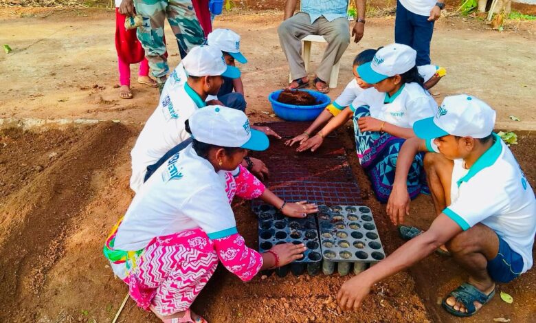 CG News: कृषि एवं पशुपालन की आधुनिक तकनीकों से बदलेगा जीवन: आत्मसमर्पित माओवादियों को मिल रहा रोजगारोन्मुखी प्रशिक्षण… CG News: कृषि एवं पशुपालन की आधुनिक तकनीकों से बदलेगा जीवन: आत्मसमर्पित माओवादियों को मिल रहा रोजगारोन्मुखी प्रशिक्षण…