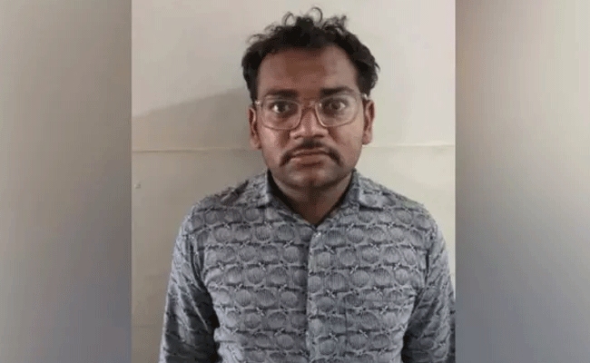 गुजरात के कच्छ में पाकिस्तानी जासूस गिरफ्तार गुजरात के कच्छ में पाकिस्तानी जासूस गिरफ्तार