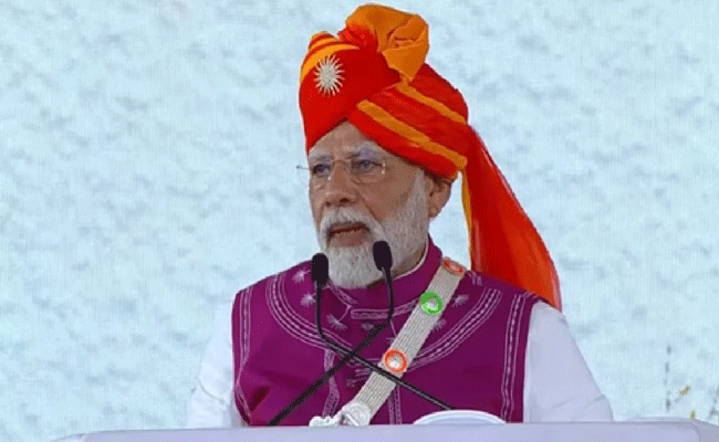 गुजरात के दाहोद मे बोले पीएम मोदी- जो हमारी बहनों के सिंदूर को मिटाएगा उसका भी मिटना तय