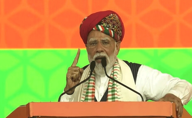 भुज में गरजे पीएम मोदी- भारतीयों पर आंख उठाने वाले लोगों को बख्शा नहीं जाएगा