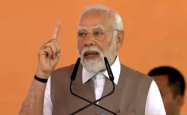 पीएम मोदी की पाकिस्तान को कनपुरिया अंदाज में चेतावनी- दुश्मन कहीं भी हो, हौंक दिया जाएगा…