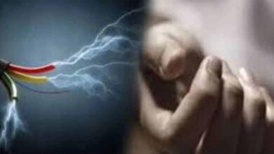गर्मी की छुट्टी में बड़ी मम्मी के घर आए दो बच्चों की कूलर चालू करते समय करंट लगने से मौत