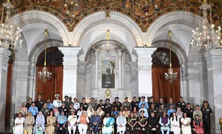 राष्ट्रपति ने दिए 6 कीर्ति चक्र, 33 शौर्य चक्र राष्ट्रपति ने दिए 6 कीर्ति चक्र, 33 शौर्य चक्र
