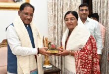 मुख्यमंत्री साय से केंद्रीय महिला एवं बाल विकास राज्य मंत्री सावित्री ठाकुर ने की सौजन्य मुलाकात