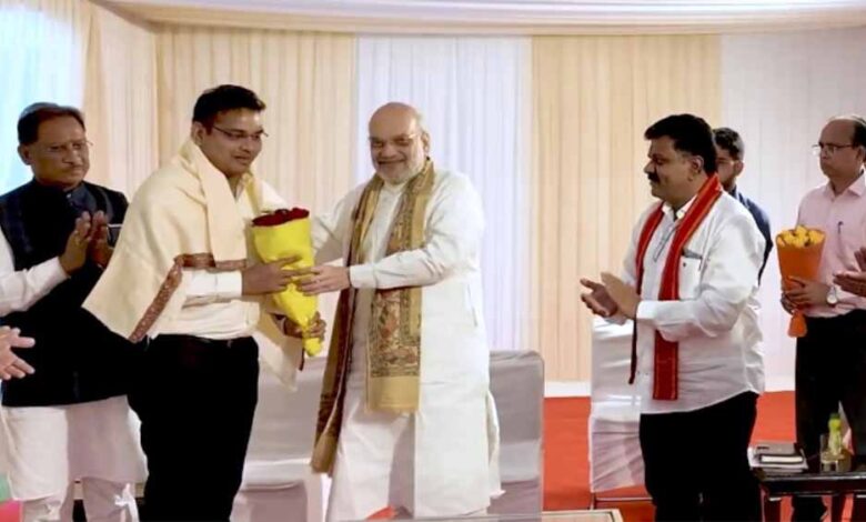 एंटी-नक्सल ऑपरेशन की सफलता पर केंद्रीय गृहमंत्री शाह ने अफसरों को किया सम्मानित, बहादुर जवानों से करेंगे मुलाकात एंटी-नक्सल ऑपरेशन की सफलता पर केंद्रीय गृहमंत्री शाह ने अफसरों को किया सम्मानित, बहादुर जवानों से करेंगे मुलाकात