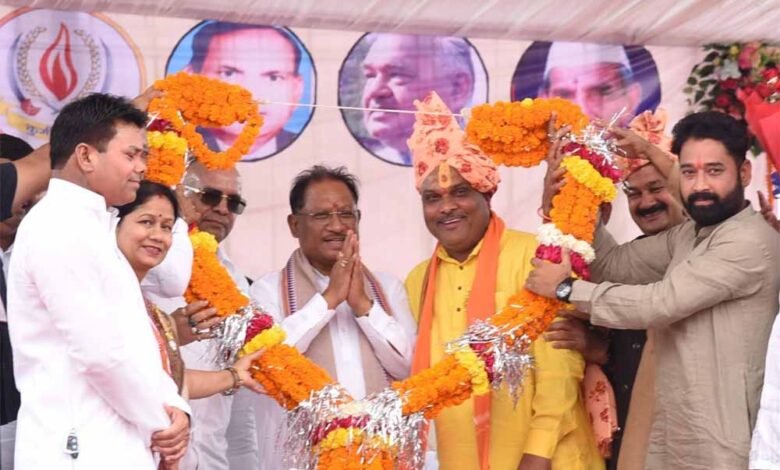 चन्द्रनाहू कुर्मी क्षत्रीय समाज के केन्द्रीय महाधिवेशन में शामिल हुए मुख्यमंत्री साय चन्द्रनाहू कुर्मी क्षत्रीय समाज के केन्द्रीय महाधिवेशन में शामिल हुए मुख्यमंत्री साय