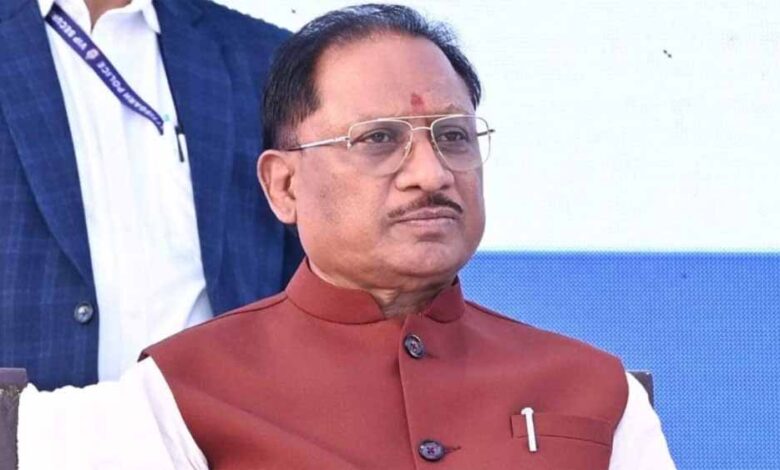 आईईडी विस्फोट में शहीद हुए एएसपी आकाश राव गिरपुंजे को सीएम साय ने दी श्रद्धांजलि आईईडी विस्फोट में शहीद हुए एएसपी आकाश राव गिरपुंजे को सीएम साय ने दी श्रद्धांजलि
