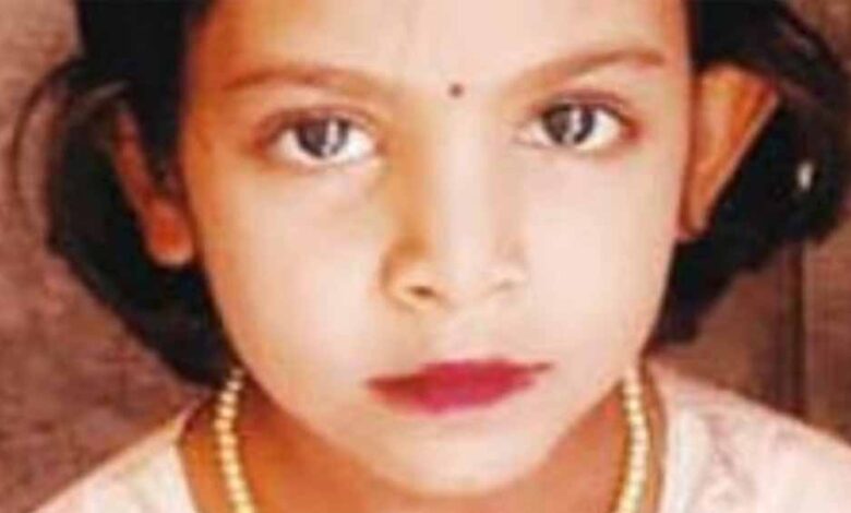 कार की ठोकर से घायल बच्ची को सवार युवक इलाज के बहाने उठाकर ले गए कार की ठोकर से घायल बच्ची को सवार युवक इलाज के बहाने उठाकर ले गए