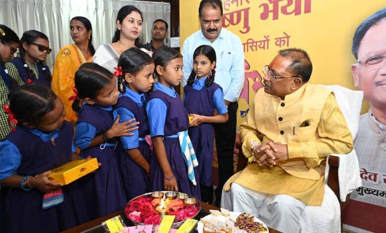 छत्तीसगढ़ में शिक्षा का नया सूर्योदय: अब कोई स्कूल शिक्षक विहीन नहीं छत्तीसगढ़ में शिक्षा का नया सूर्योदय: अब कोई स्कूल शिक्षक विहीन नहीं