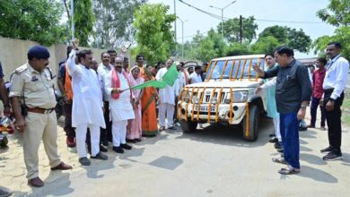 उप मुख्यमंत्री अरुण साव ने सोलर बैटरी वाहन को हरी झंडी दिखाकर किया रवाना