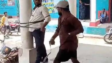 बलौदाबाजार में खनन माफियाओं की हैवानियत, युवक को खंभे से बांधकर बेरहमी से पीटा