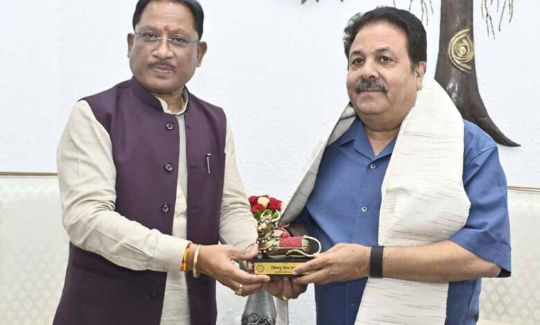 बीसीसीआई उपाध्यक्ष राजीव शुक्ला ने सीएम साय से की सौजन्य मुलाकात बीसीसीआई उपाध्यक्ष राजीव शुक्ला ने सीएम साय से की सौजन्य मुलाकात