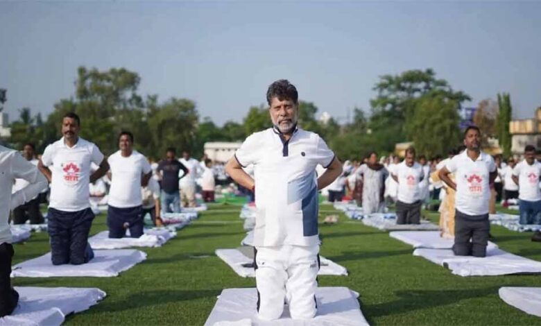 उत्साह और समर्पण के साथ मनाया गया अंतरराष्ट्रीय योग दिवस, बीजेपी प्रदेश अध्यक्ष किरण सिंहदेव ने भी की शिरकत उत्साह और समर्पण के साथ मनाया गया अंतरराष्ट्रीय योग दिवस, बीजेपी प्रदेश अध्यक्ष किरण सिंहदेव ने भी की शिरकत