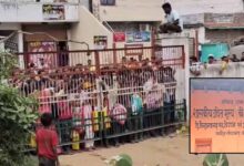 चावल तिहार में दिया जा रहा 3 महीने का चावला, सरकारी राशन दुकान में मची भगदड़