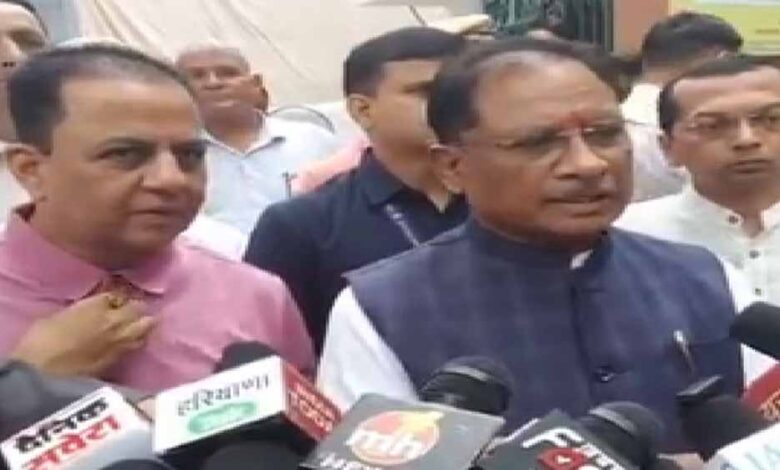 बीजेपी आज मना रही संविधान हत्या दिवस, इंदिरा गांधी ने आपातकाल लगाकर की थी संविधान की हत्या: सीएम साय बीजेपी आज मना रही संविधान हत्या दिवस, इंदिरा गांधी ने आपातकाल लगाकर की थी संविधान की हत्या: सीएम साय