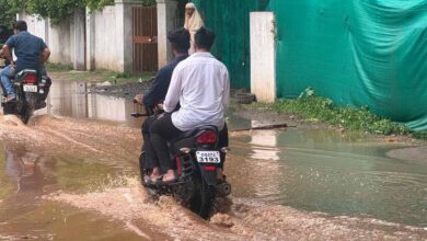 हल्की बारिश में जलभराव से जनजीवन अस्त-व्यस्त
