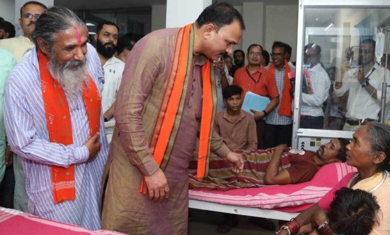 रायपुर : स्वास्थ्य मंत्री श्याम बिहारी जायसवाल एमसीएच अलबेलापारा व शासकीय कोमलदेव अस्पताल का किया औचक निरीक्षण रायपुर : स्वास्थ्य मंत्री श्याम बिहारी जायसवाल एमसीएच अलबेलापारा व शासकीय कोमलदेव अस्पताल का किया औचक निरीक्षण