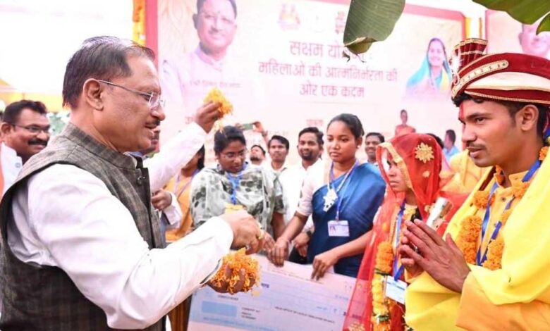 बस्तर में बदल रही तस्वीर, नक्सल हिंसा की जगह अब छाई खुशियां बस्तर में बदल रही तस्वीर, नक्सल हिंसा की जगह अब छाई खुशियां