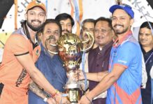 रायपुर : मुख्यमंत्री ने छत्तीसगढ़ क्रिकेट प्रीमियर लीग की विजेता टीमों को सौंपा विनर्स कप