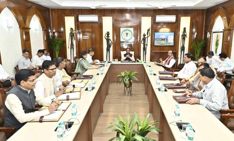 कैबिनेट की बैठक शुरू