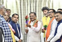 मुख्यमंत्री  विष्णु देव साय को बस्तर के ऐतिहासिक ‘गोंचा महापर्व’ का आमंत्रण : ‘तुपकी’ भेंट कर किया गया सम्मान
