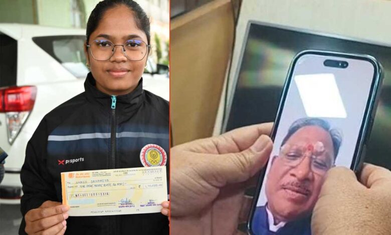 जब उम्मीद की डोर थमने लगी… मुख्यमंत्री बने संबल: मुख्यमंत्री की मदद बनी शालू के सपनों की सीढ़ी जब उम्मीद की डोर थमने लगी… मुख्यमंत्री बने संबल: मुख्यमंत्री की मदद बनी शालू के सपनों की सीढ़ी