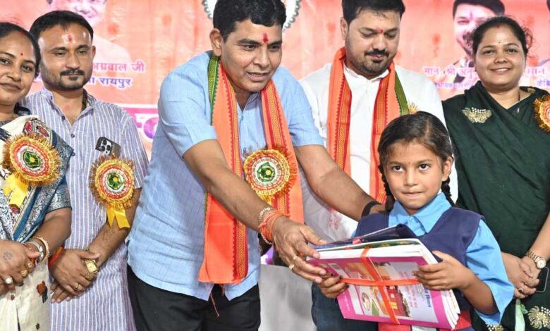 रायपुर : शिक्षा विकास का आधार, जीवन में लक्ष्य प्राप्त करने के लिए मेहनत जरूरी है : टंक राम वर्मा रायपुर : शिक्षा विकास का आधार, जीवन में लक्ष्य प्राप्त करने के लिए मेहनत जरूरी है : टंक राम वर्मा