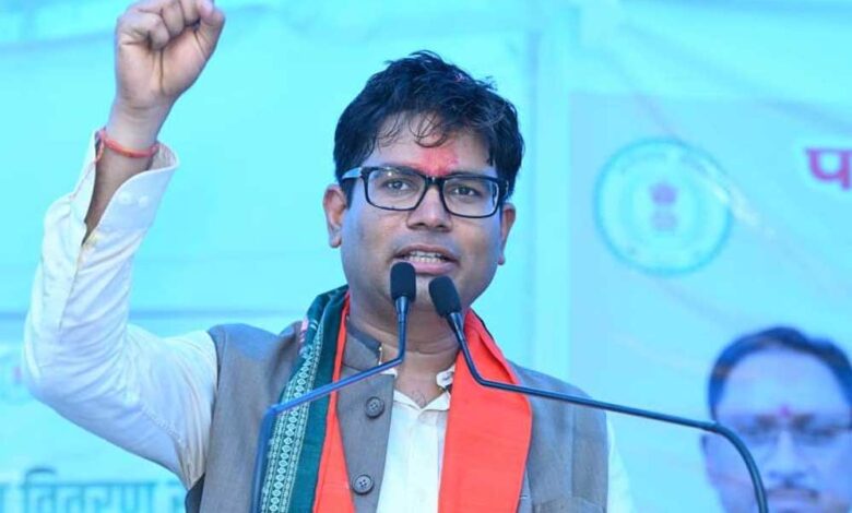 तमनार में आयोजित जिला स्तरीय पशु मेला में शामिल हुए वित्त मंत्री ओ.पी. चौधरी तमनार में आयोजित जिला स्तरीय पशु मेला में शामिल हुए वित्त मंत्री ओ.पी. चौधरी
