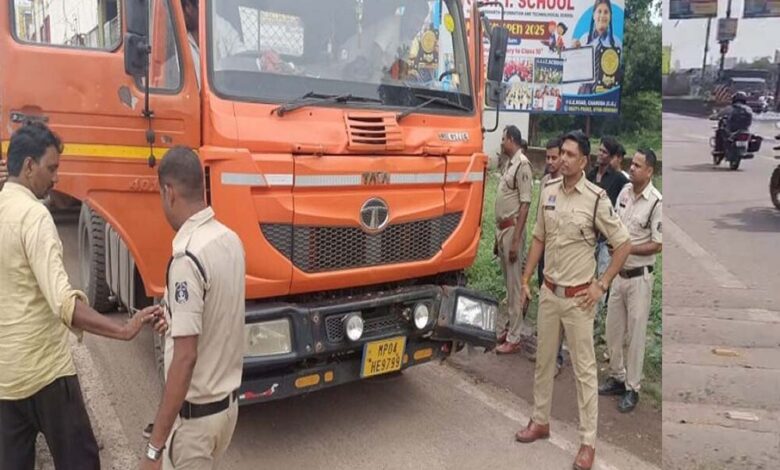भिलाई में ट्रेलर की चपेट में आने से बाइक सवार चाचा-भतीजे की मौत, SSP बोले- सड़क बनाने वाली कंपनी पर दर्ज हो हत्या का केस भिलाई में ट्रेलर की चपेट में आने से बाइक सवार चाचा-भतीजे की मौत, SSP बोले- सड़क बनाने वाली कंपनी पर दर्ज हो हत्या का केस