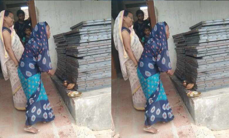 प्रधानमंत्री आवास योजना बनी ग्रामीण महिला समूहों की आजीविका का आधार प्रधानमंत्री आवास योजना बनी ग्रामीण महिला समूहों की आजीविका का आधार