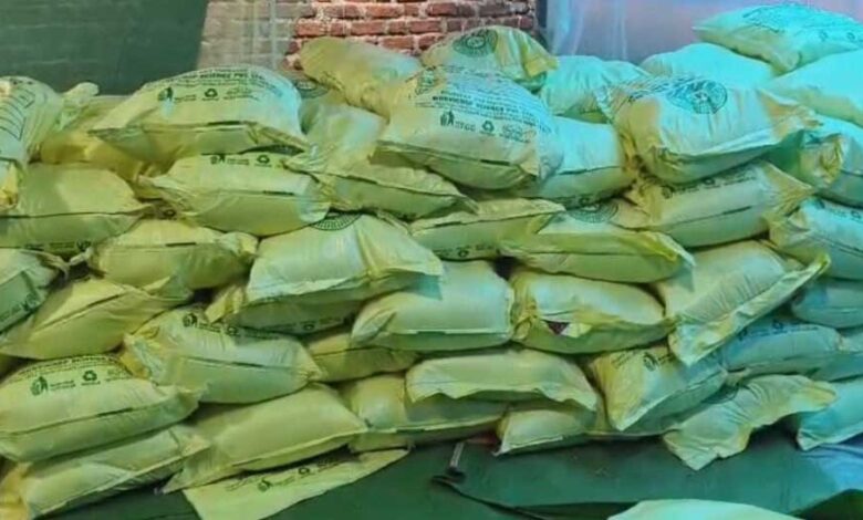 अंबिकापुर जिला प्रशासन और कृषि विभाग ने मिलकर धान और मक्के के नकली बीज बनाने वाली फैक्ट्री का पर्दाफाश किया