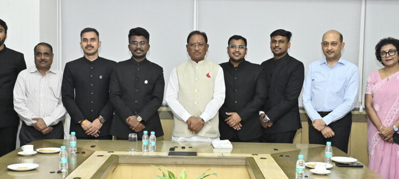 CG NEWS: मुख्यमंत्री विष्णुदेव साय से भारतीय प्रशासनिक सेवा 2024 बैच के प्रशिक्षु अधिकारियों ने की भेंट, छत्तीसगढ़ कैडर के 5 अधिकारियों का हुआ स्वागत…. CG NEWS: मुख्यमंत्री विष्णुदेव साय से भारतीय प्रशासनिक सेवा 2024 बैच के प्रशिक्षु अधिकारियों ने की भेंट, छत्तीसगढ़ कैडर के 5 अधिकारियों का हुआ स्वागत….