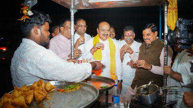MP News: मुख्यमंत्री डॉ. मोहन यादव ने काफिला रोक कर शंकर चाट भंडार में लिया चाय का आनंद….