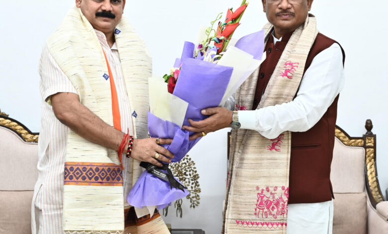 CG NEWS: मुख्यमंत्री विष्णु देव साय से केंद्रीय मंत्री सतीश चन्द्र दुबे की मुलाकात, कोयला खनन और श्रमिक हितों पर हुई चर्चा… CG NEWS: मुख्यमंत्री विष्णु देव साय से केंद्रीय मंत्री सतीश चन्द्र दुबे की मुलाकात, कोयला खनन और श्रमिक हितों पर हुई चर्चा…