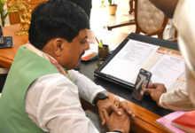 MP NEWS: मुख्यमंत्री डॉ. मोहन यादव ने इज़रायल-ईरान युद्ध के बीच कतर से सुरक्षित लौटी उज्जैन निवासी श्रीमती मनीषा भटनागर से वीडियो कॉल पर की चर्चा…