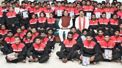CG News: मुख्यमंत्री विष्णुदेव साय ने इस जिले के युवाओं से की मुलाकात, पढ़ाई और प्रगति के लिए किया प्रोत्साहित….