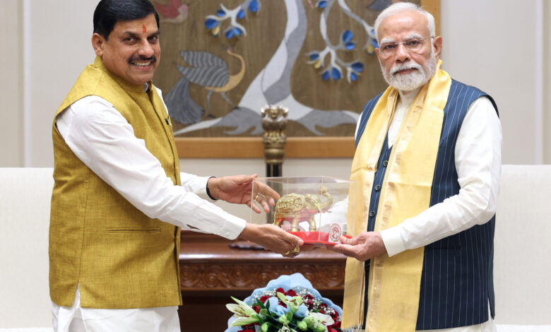 MP NEWS: प्रधानमंत्री मोदी से मुख्यमंत्री डॉ. यादव ने की मुलाकात, जल गंगा संवर्धन अभियान सहित विकास कार्यों पर चर्चा… MP NEWS: प्रधानमंत्री मोदी से मुख्यमंत्री डॉ. यादव ने की मुलाकात, जल गंगा संवर्धन अभियान सहित विकास कार्यों पर चर्चा…