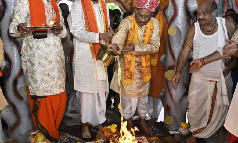 CG NEWS: मुख्यमंत्री विष्णु देव साय भगवान जगन्नाथ की रथ यात्रा में हुए शामिल : छेरापहरा की रस्म अदायगी कर मांगा प्रदेशवासियों के लिए आशीर्वाद… CG NEWS: मुख्यमंत्री विष्णु देव साय भगवान जगन्नाथ की रथ यात्रा में हुए शामिल : छेरापहरा की रस्म अदायगी कर मांगा प्रदेशवासियों के लिए आशीर्वाद…